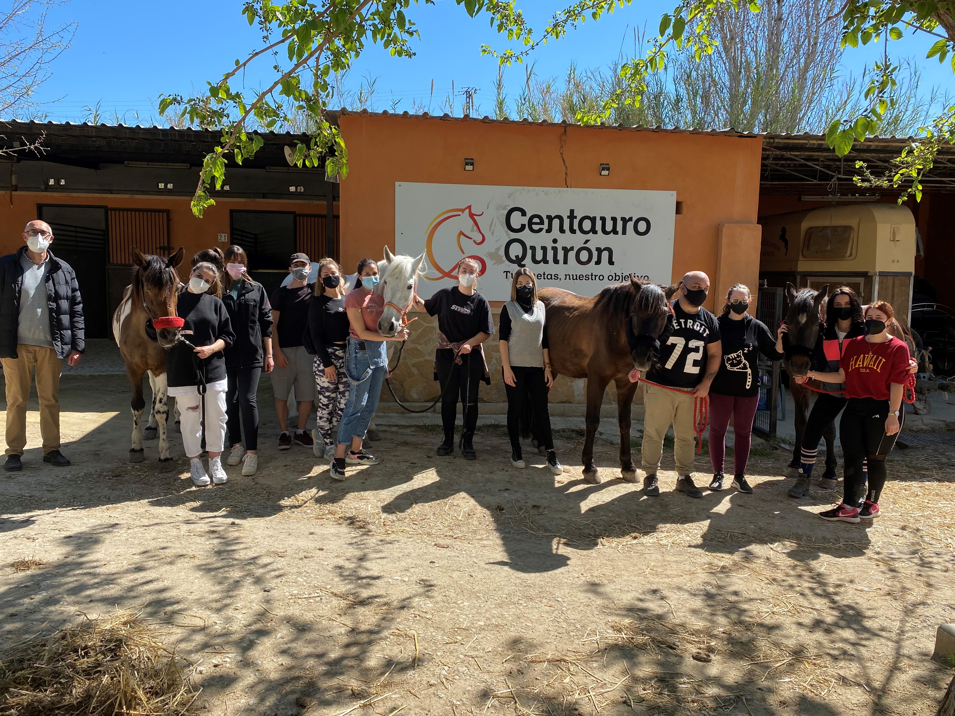 Estudia y Trabaja con Caballos